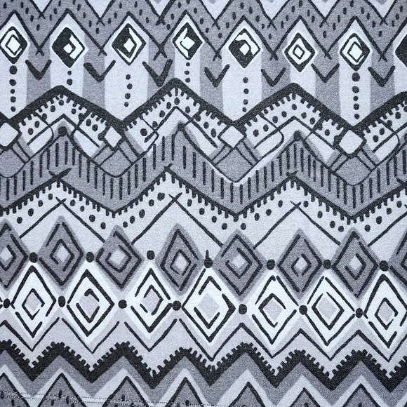 Athleta Women's Monarch Geo Printed Tech Fleece Lined Skirt Size XL Black Grey - Picture 10 of 13